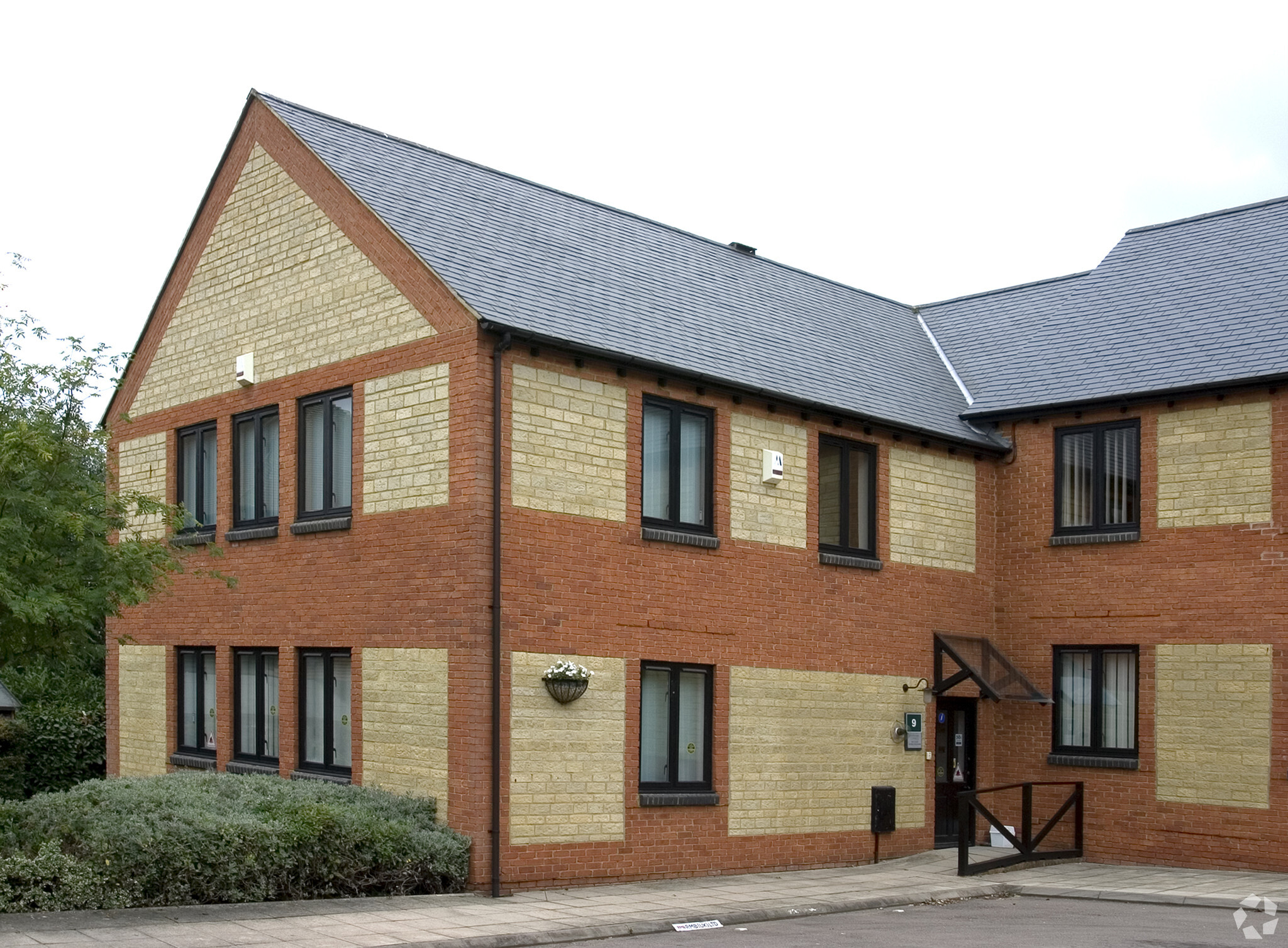 3-7 Canon Harnett Ct, Milton Keynes for lease Building Photo- Image 1 of 9