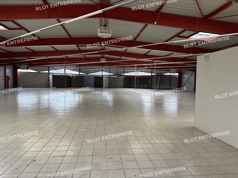 Flex in Nantes for lease - Interior Photo - Image 3 of 15