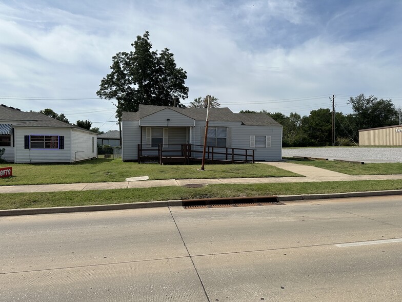 303 W Macarthur St, Shawnee, OK for lease - Building Photo - Image 1 of 11