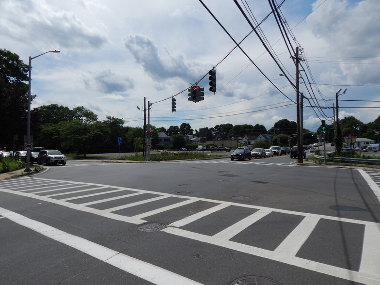 Main, Saugus, MA for lease - Building Photo - Image 3 of 7