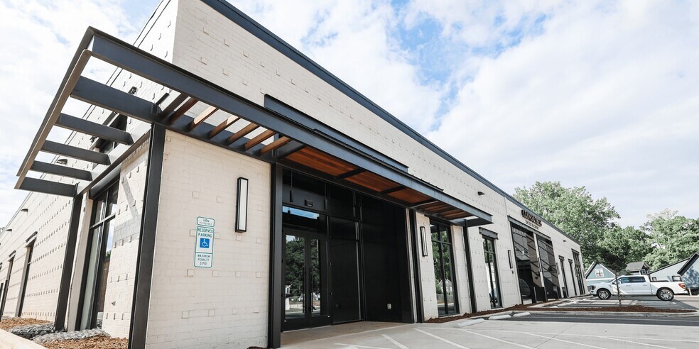 2218 Toomey Ave, Charlotte, NC for lease - Building Photo - Image 2 of 7