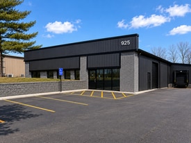 925 Dieckman St, Woodstock IL - Commercial Real Estate