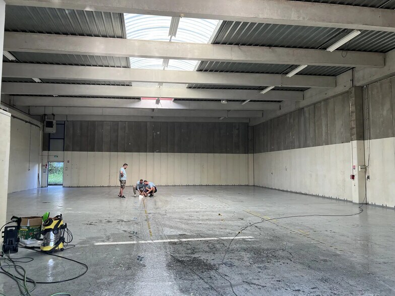 Industrial in Argenteuil for lease - Interior Photo - Image 2 of 6