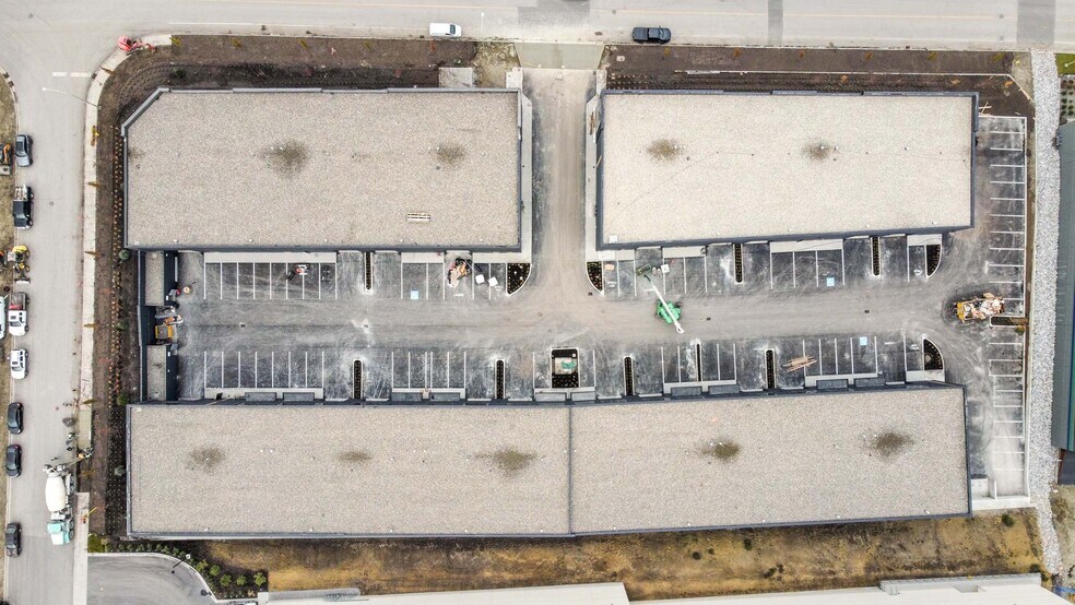 2094 Pier Mac Way, Kelowna, BC for lease - Building Photo - Image 2 of 19