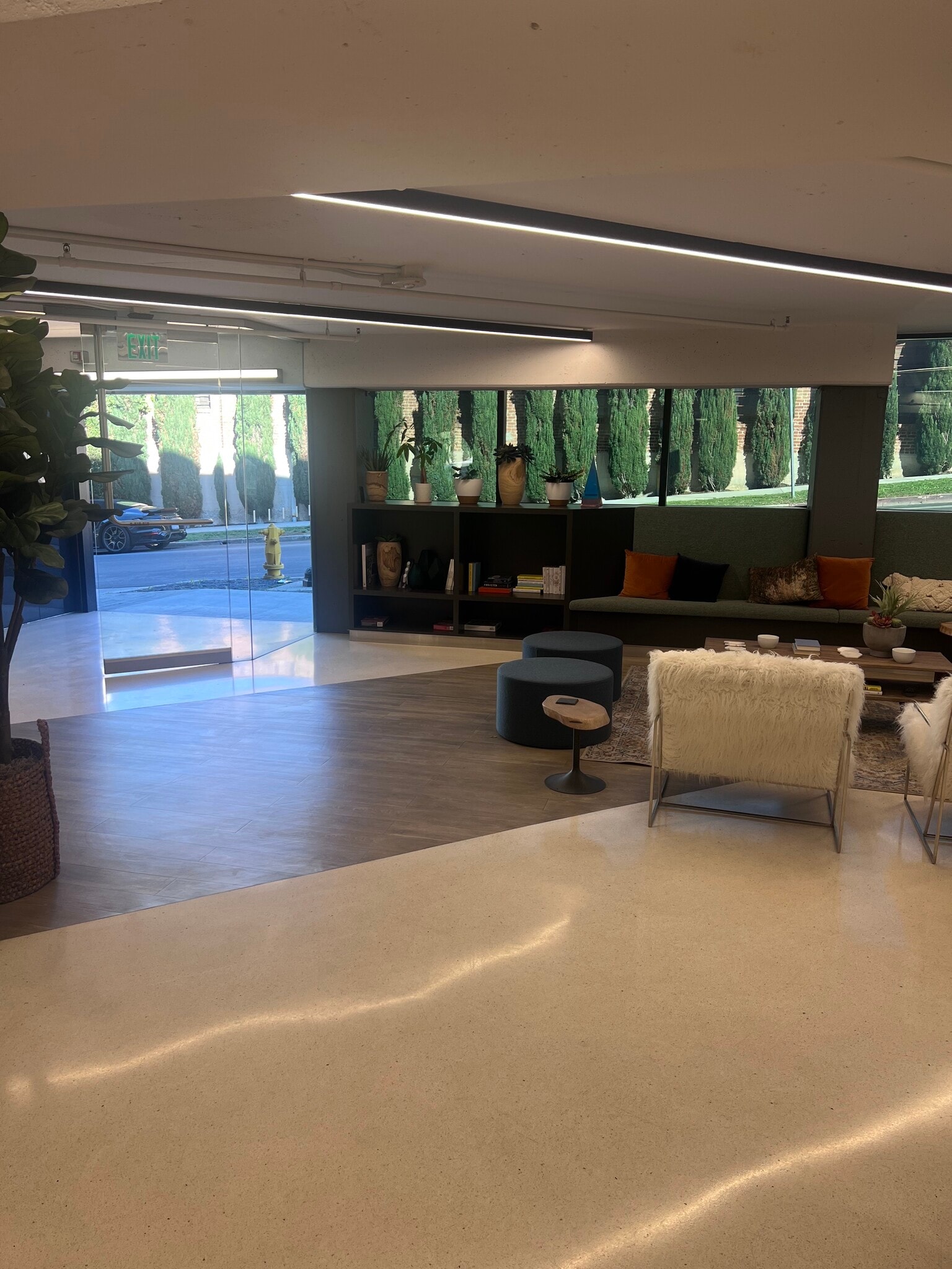 10281 W Pico Blvd, Los Angeles, CA for lease Interior Photo- Image 1 of 5