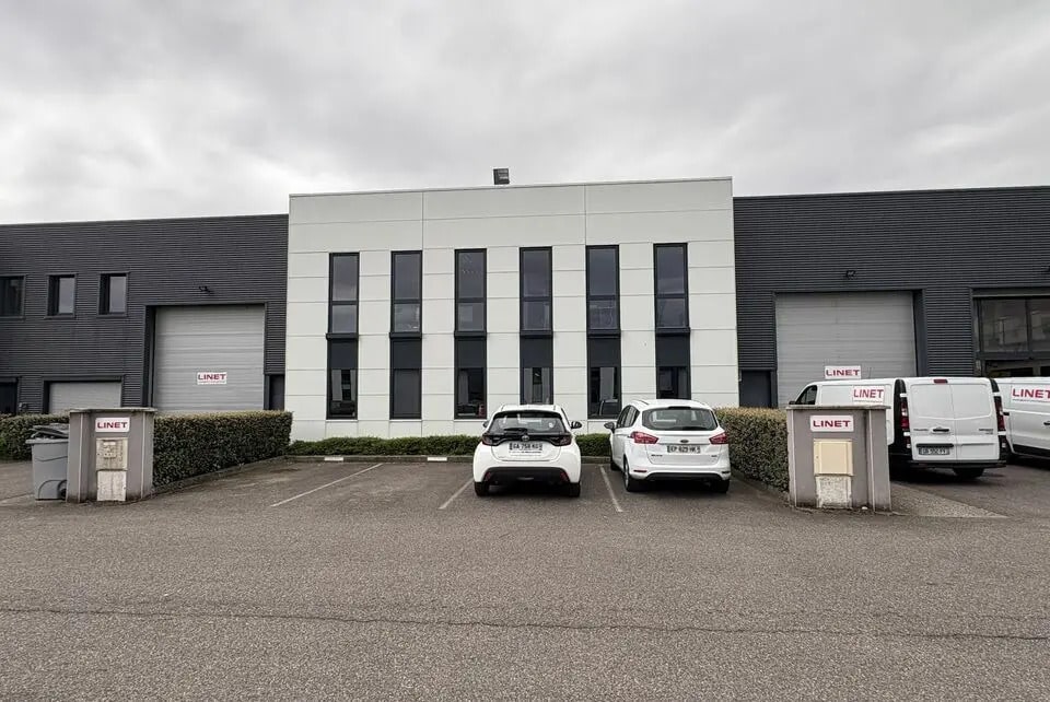 Flex in Vénissieux for sale Building Photo- Image 1 of 7