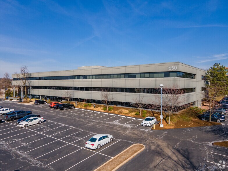 1650 Des Peres Rd, Des Peres, MO for sale - Building Photo - Image 2 of 6