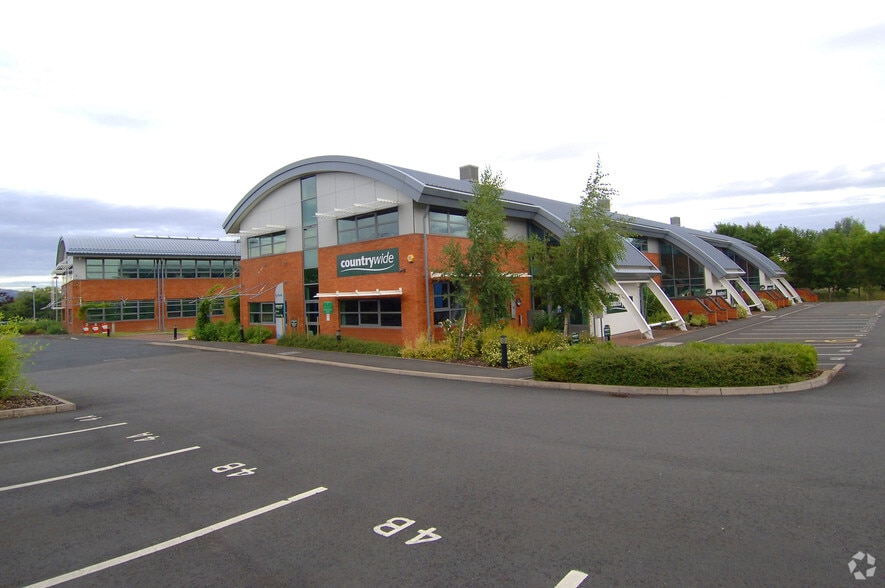 Asparagus Way, Evesham for sale - Primary Photo - Image 1 of 1