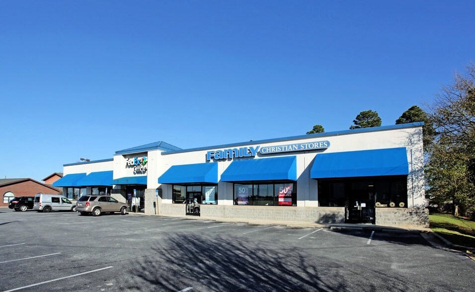 1520 Airport Blvd, Pensacola, FL, 32504 Retail Space For Lease