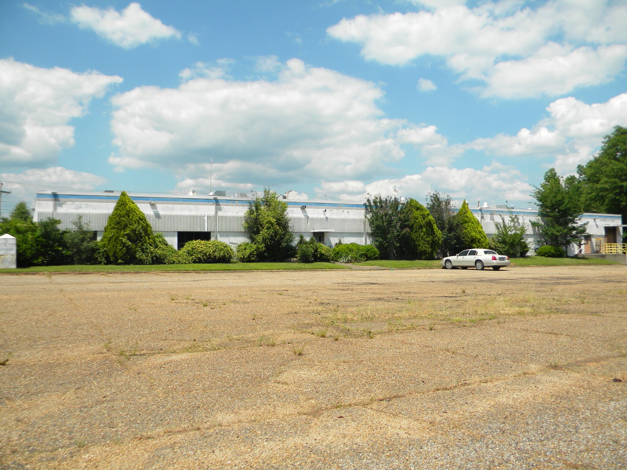 1004 Industrial Park Dr, Clinton, MS for sale Primary Photo- Image 1 of 1