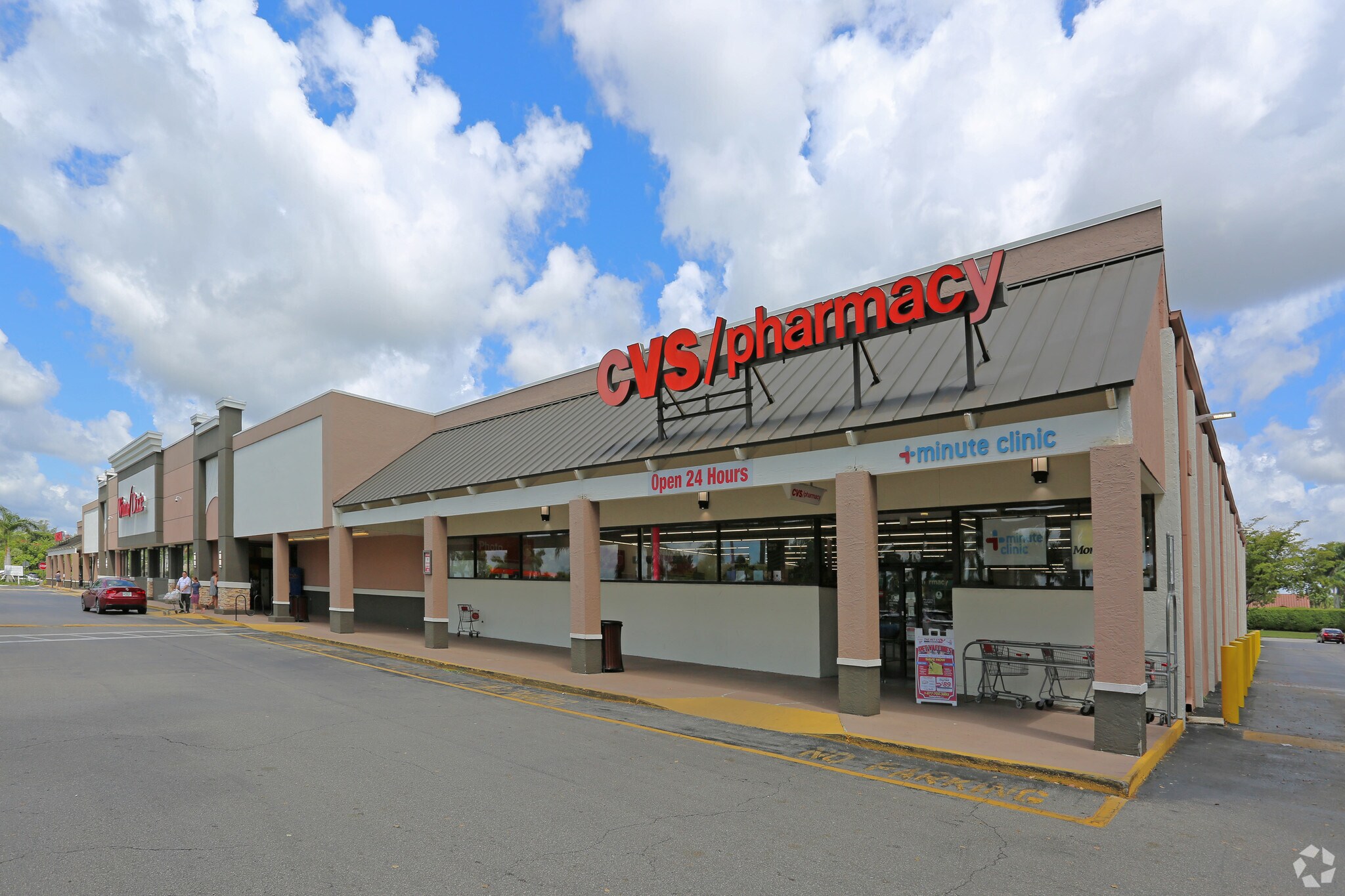 7016-7030 Beracasa Way, Boca Raton, FL for lease Primary Photo- Image 1 of 5