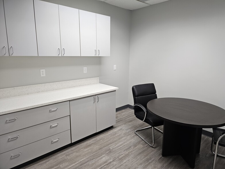 4109 Guardian St, Simi Valley, CA for lease - Interior Photo - Image 3 of 7