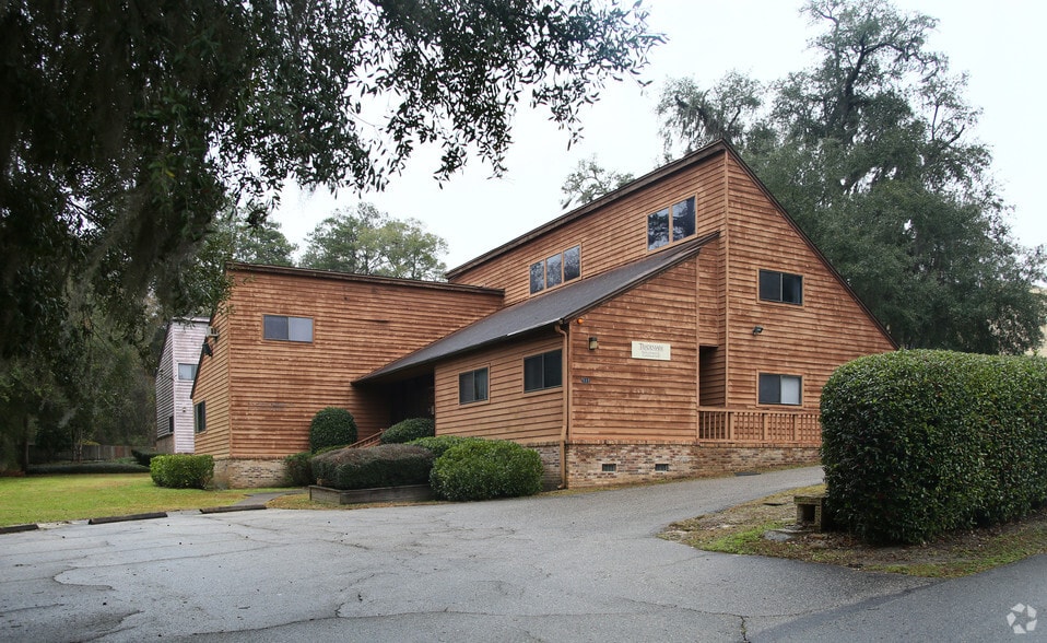 7117-7119 Beech Ridge Trail portfolio of 4 properties for sale on LoopNet.com - Primary Photo - Image 2 of 2