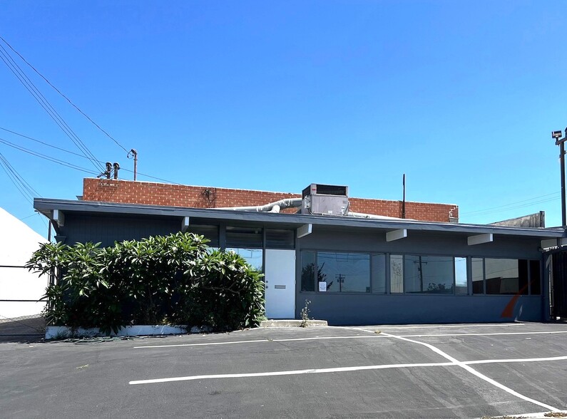 1245-1251 W 132nd St, Gardena, CA for lease - Building Photo - Image 1 of 4