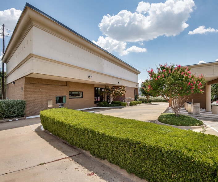 13333 Midway Rd, Farmers Branch, TX for lease - Building Photo - Image 2 of 5