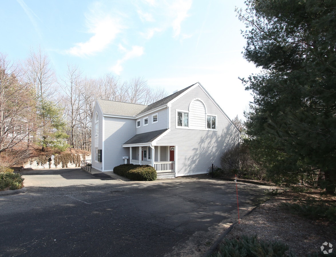 202 Highland Ave, Cheshire, CT 06410