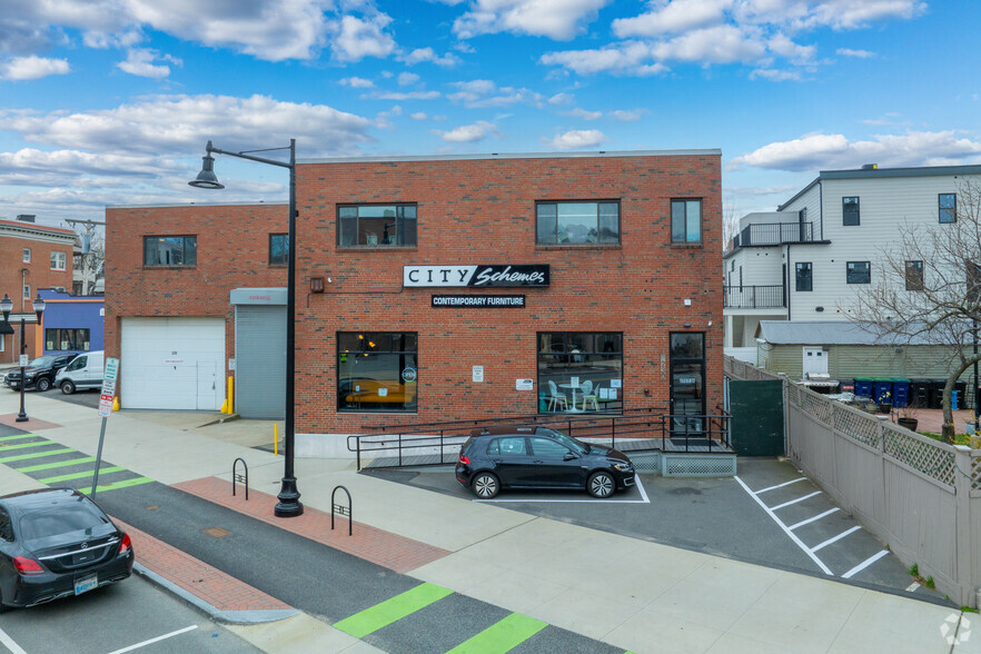 230 Somerville Ave, Somerville, MA for lease - Building Photo - Image 2 of 4