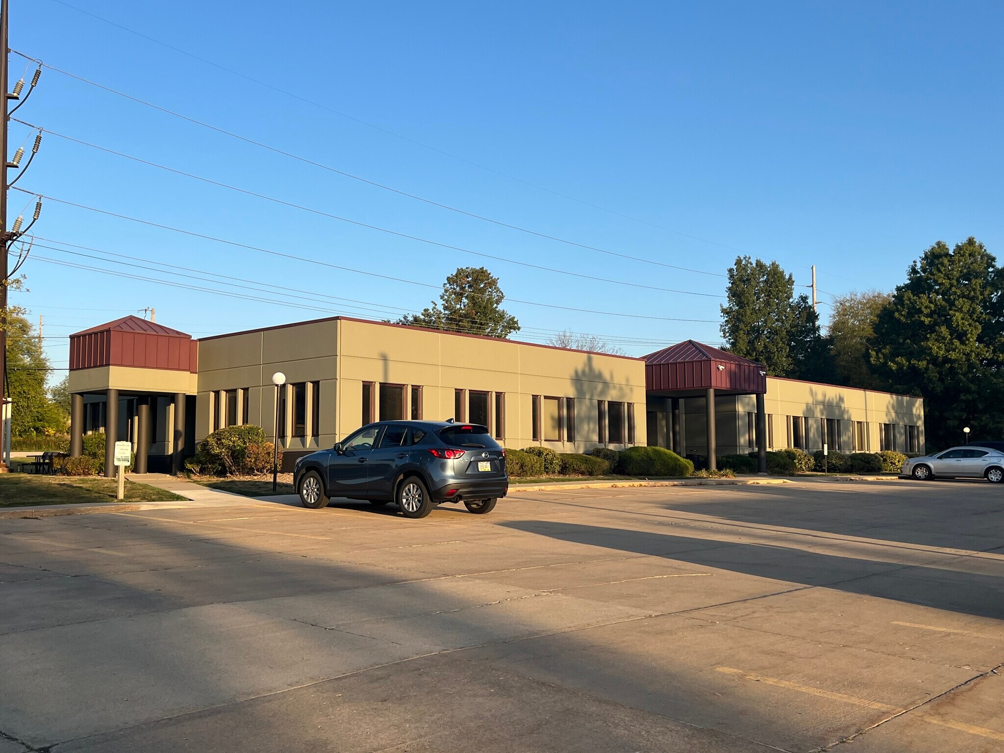 3150 E Ave NW, Cedar Rapids, IA for sale Building Photo- Image 1 of 1