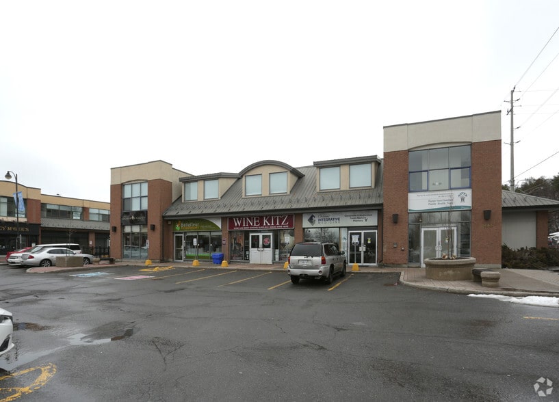 250 Centrum Blvd, Ottawa, ON for lease - Building Photo - Image 2 of 18
