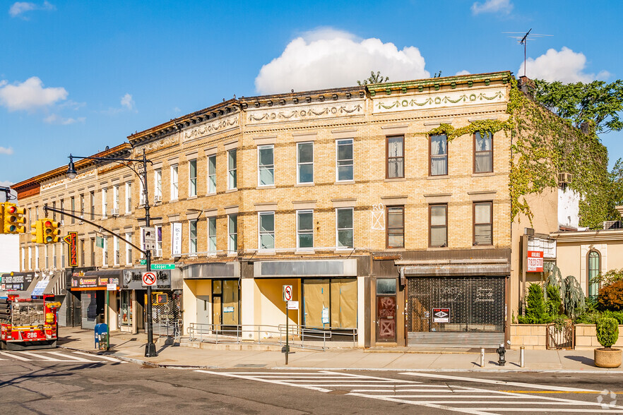 7013 Myrtle Ave, Glendale, NY for sale - Primary Photo - Image 1 of 1