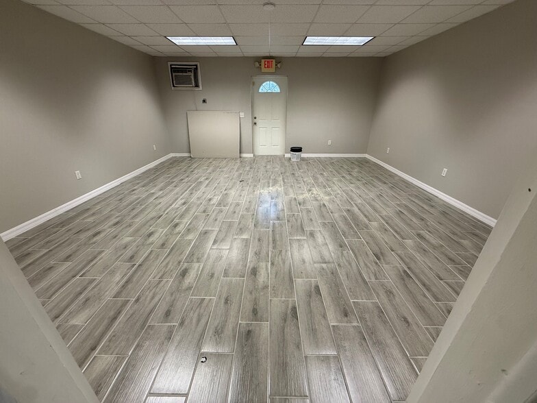 1000 E Alfred St, Tavares, FL for lease - Building Photo - Image 2 of 4