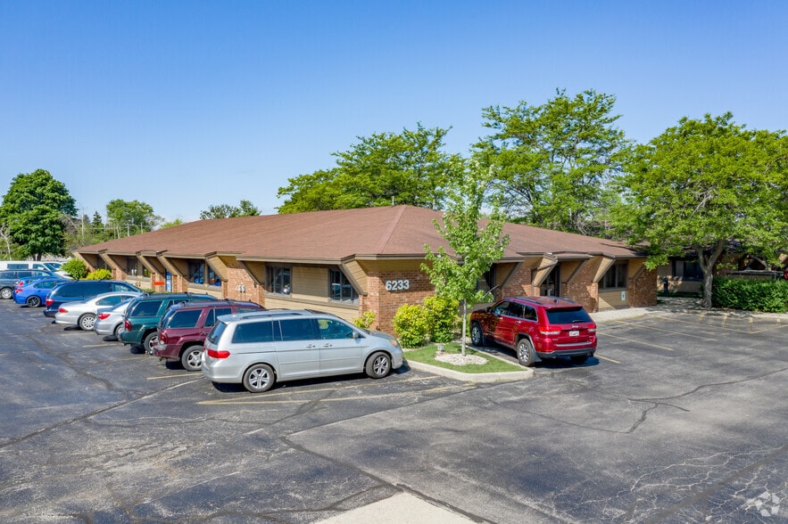6233 Bankers Rd, Racine, WI for lease - Primary Photo - Image 1 of 7