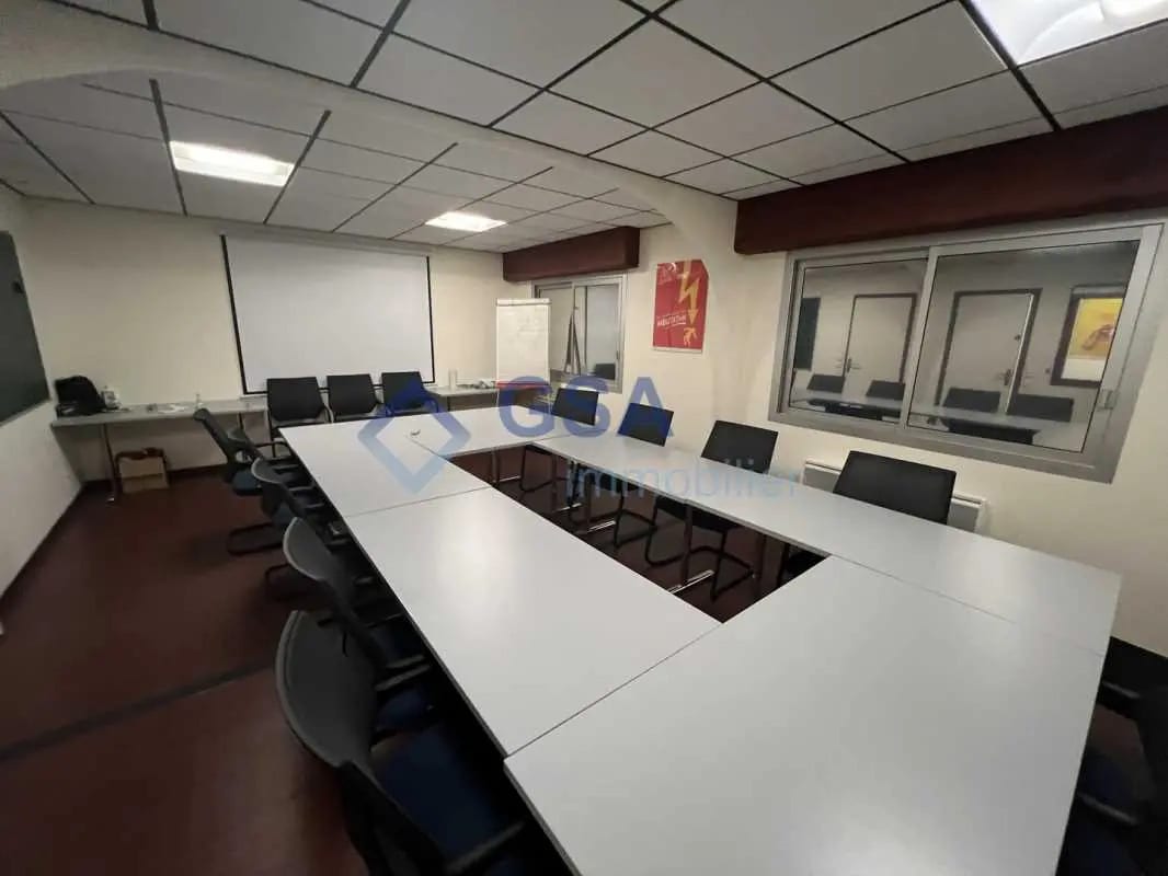 Office in Évry-Courcouronnes for sale Interior Photo- Image 1 of 7