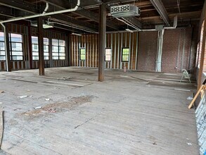 58 Pomfret St, Putnam, CT for lease Interior Photo- Image 2 of 5