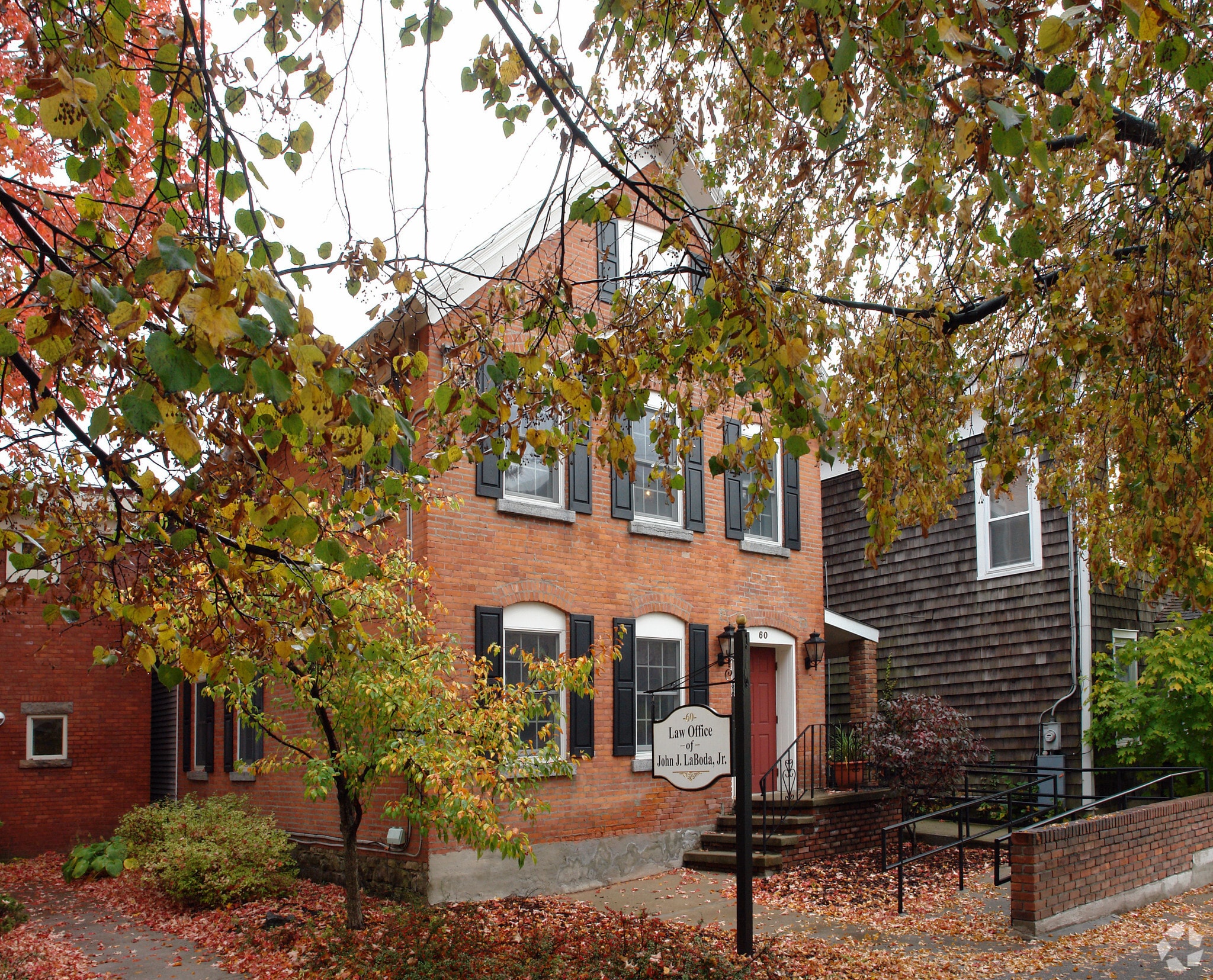 60 Woodlawn Ave, Saratoga Springs, NY 12866