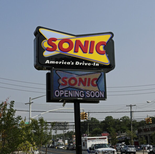 148 Page Ave, Staten Island, NY for lease - Building Photo - Image 2 of 5