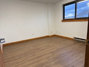 513 N Link Ln, Fort Collins, CO for lease Interior Photo- Image 2 of 8
