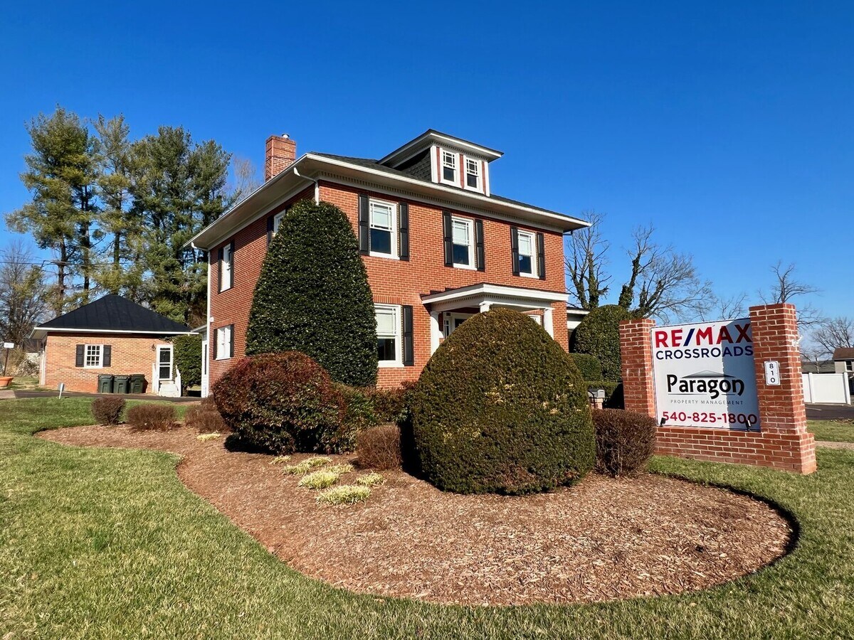 810 S Main St, Culpeper, VA 22701