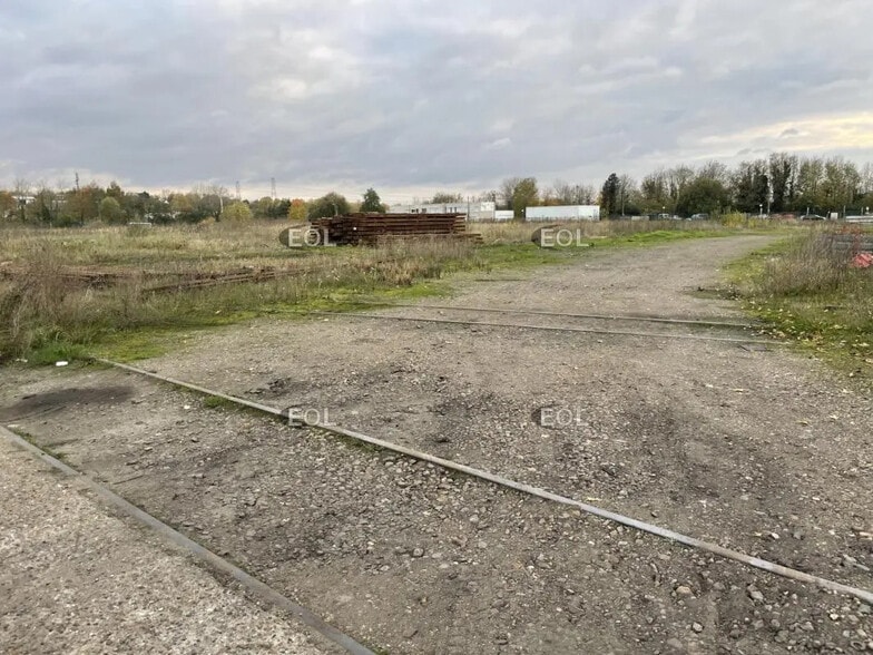 Land in Persan for lease - Building Photo - Image 3 of 3