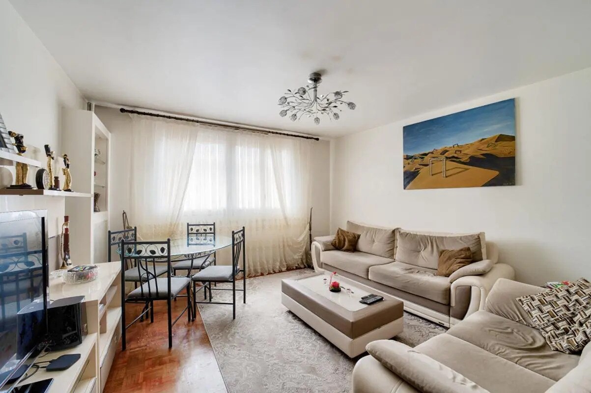 Office in Clamart for sale Interior Photo- Image 1 of 13