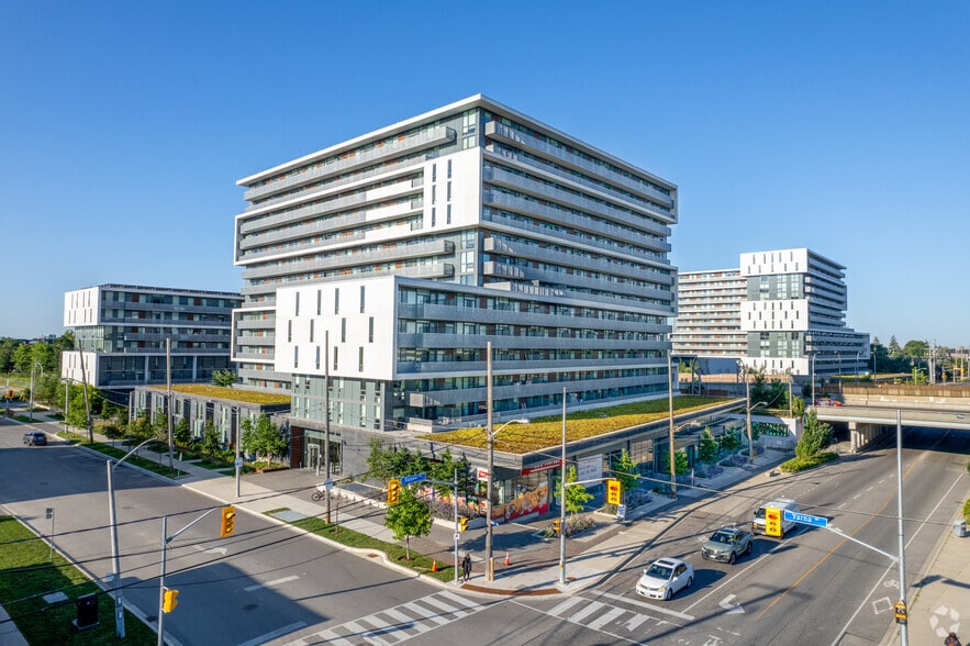 215 Ranee Av, Toronto, ON for lease - Building Photo - Image 1 of 5