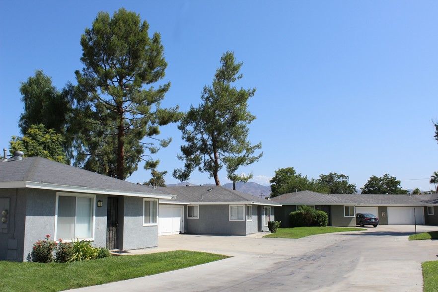 26031-26107 Columbia St, Hemet, CA for sale - Primary Photo - Image 1 of 1