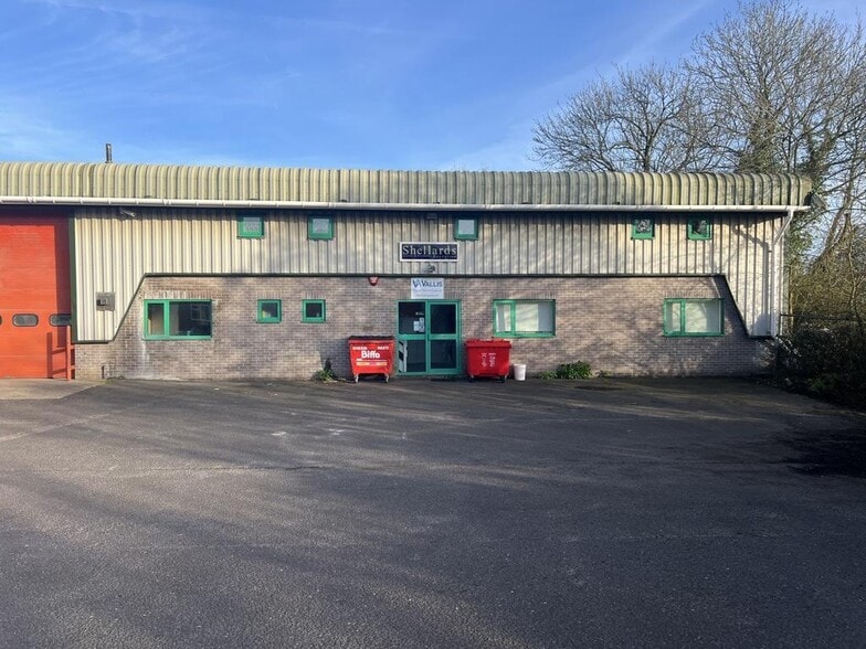 4 Handlemaker Rd, Frome for sale - Building Photo - Image 1 of 1