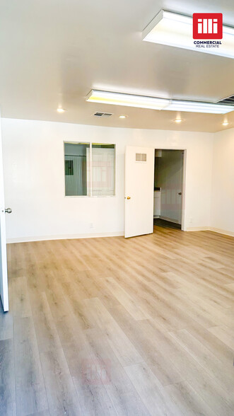 8444-8448 Reseda Blvd, Northridge, CA for lease - Interior Photo - Image 3 of 10