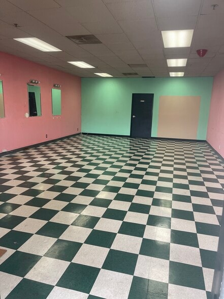 10660-10708 Los Alamitos Blvd, Los Alamitos, CA for lease - Building Photo - Image 3 of 8