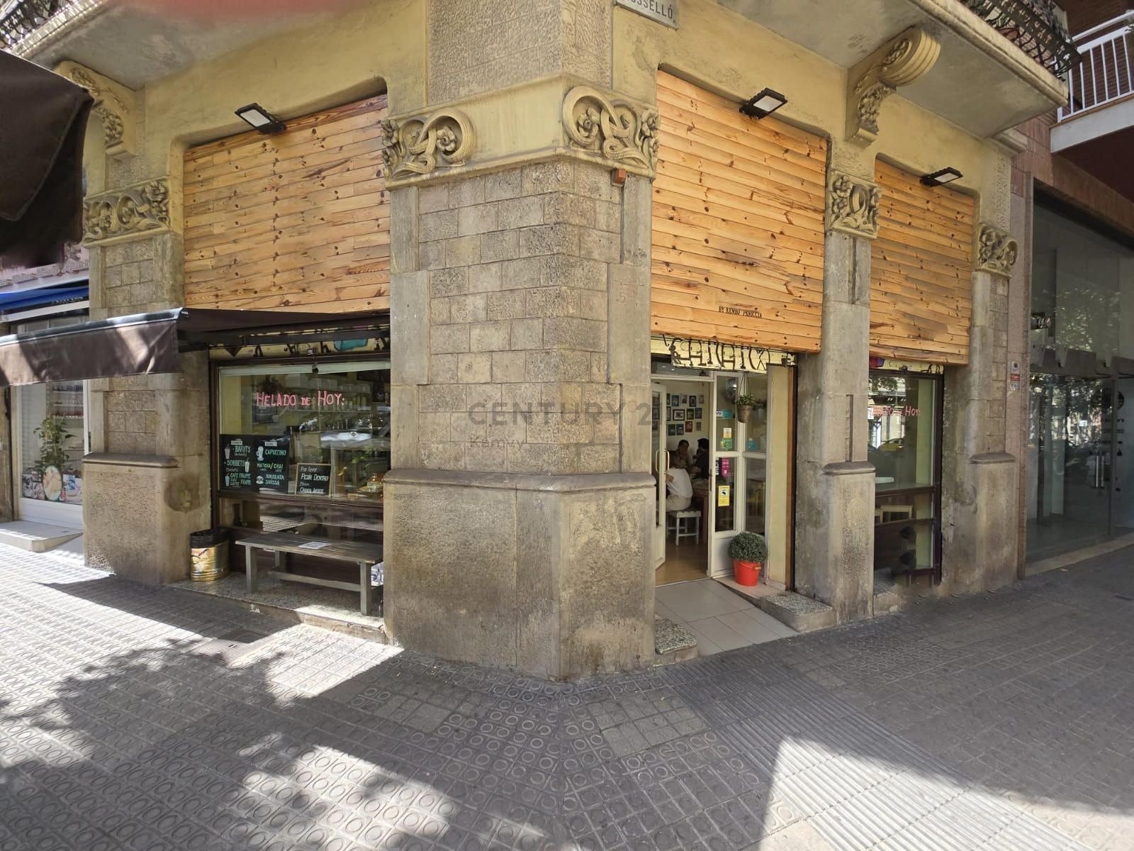 Retail in Barcelona, Barcelona for lease Interior Photo- Image 1 of 13