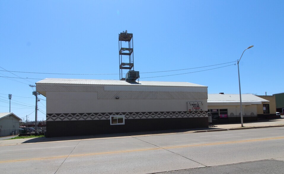 100 E Downing St, Tahlequah, OK for sale - Building Photo - Image 3 of 17