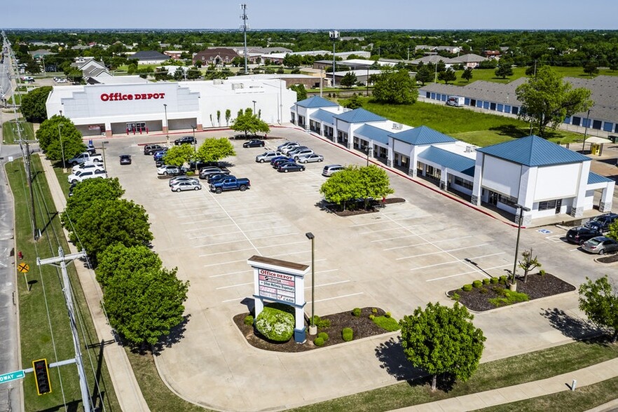 1427 S Broadway, Edmond, OK for lease - Building Photo - Image 1 of 1