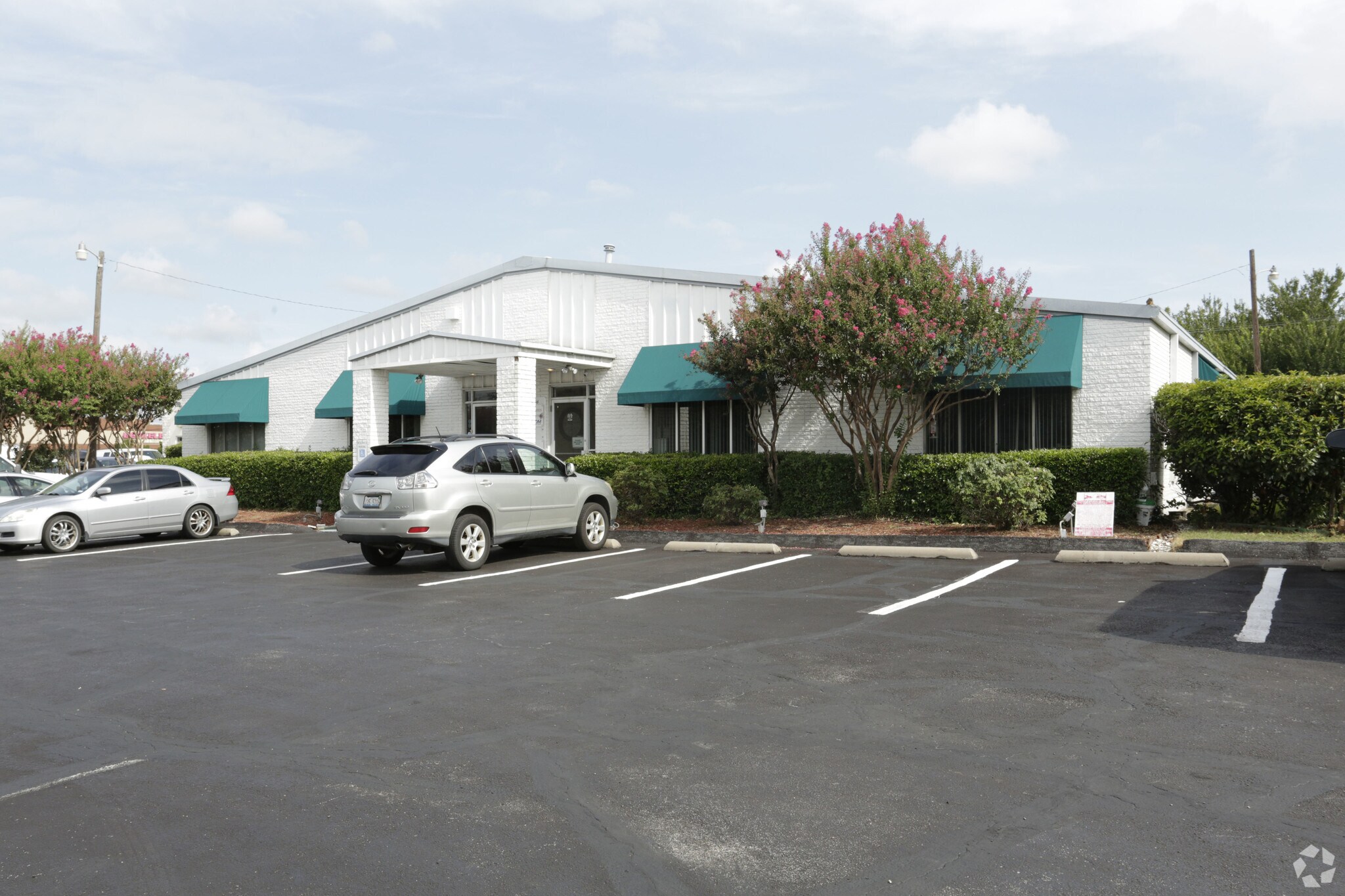 4213 Wiley Post Rd, Addison, TX for sale Primary Photo- Image 1 of 1