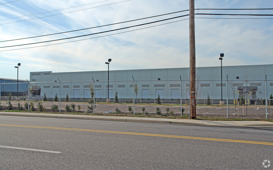 3301 Pennsy Dr, Landover, MD for lease - Building Photo - Image 2 of 4