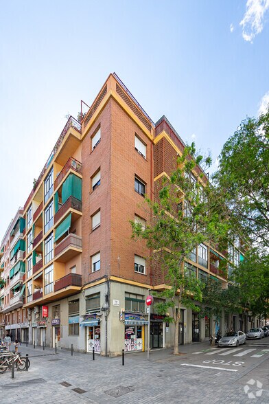 Multifamily in Barcelona, Barcelona for sale - Primary Photo - Image 1 of 1