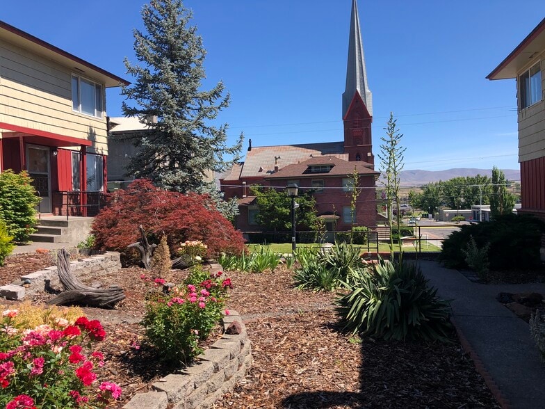 300 W 4th St, The Dalles, OR for sale - Building Photo - Image 2 of 12