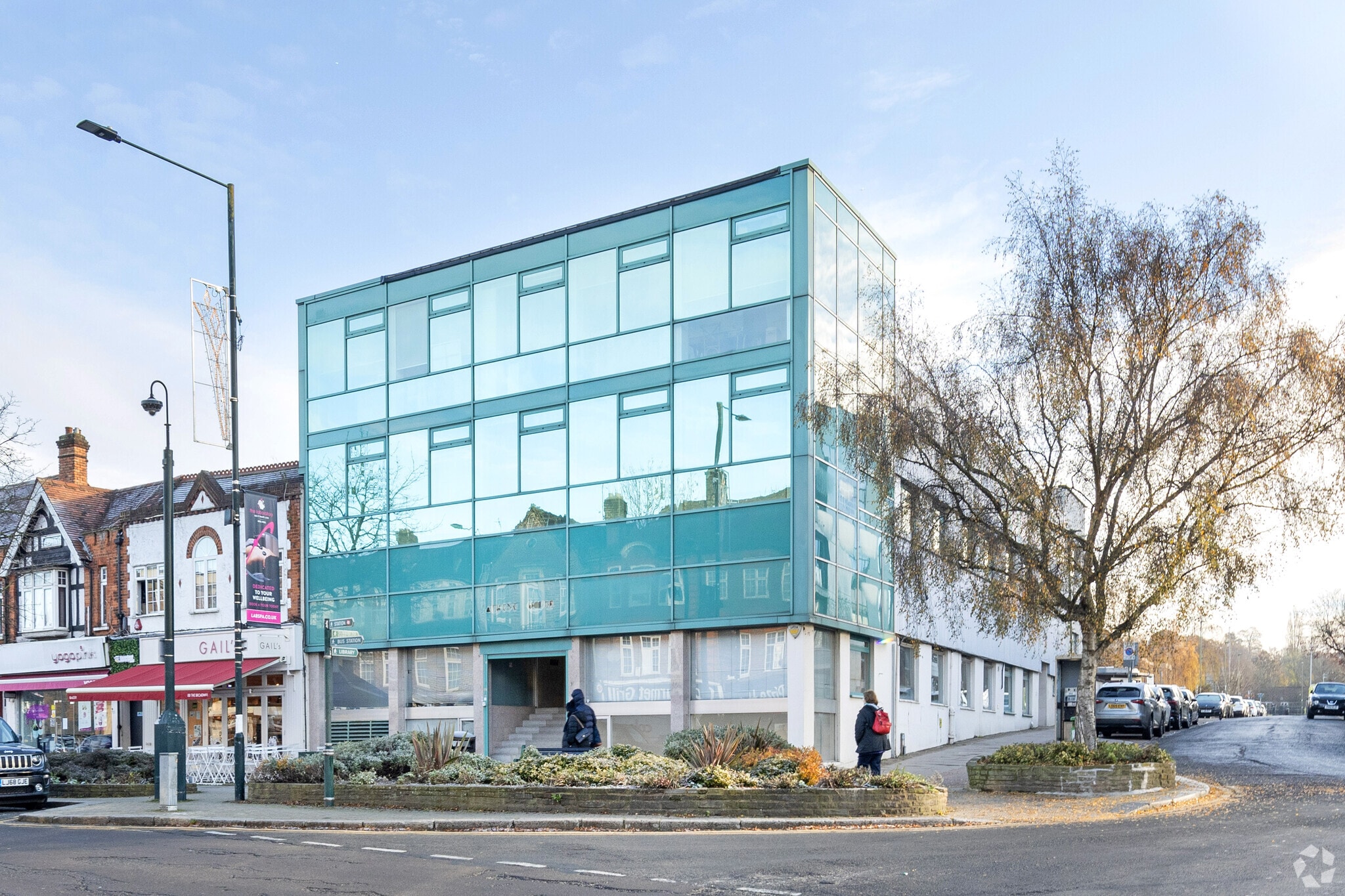 86 The Broadway, London for sale Primary Photo- Image 1 of 1