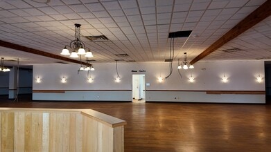 625 Mount Clinton Pike, Harrisonburg, VA for lease Interior Photo- Image 1 of 15