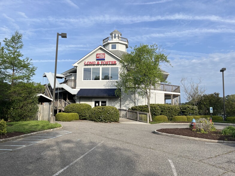 800 Laskin Rd, Virginia Beach, VA for sale - Building Photo - Image 3 of 7