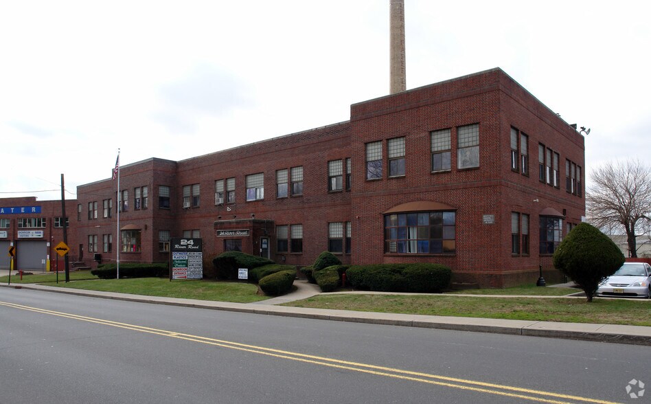 24 River Rd, Bogota, NJ 07603